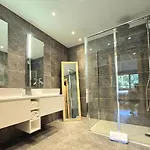 Apartment Modern Rochebrune In Out