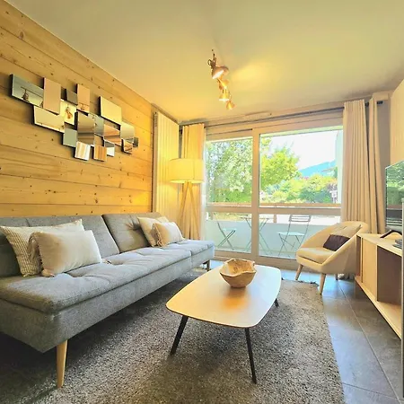 Апартаменты Modern Rochebrune In Out