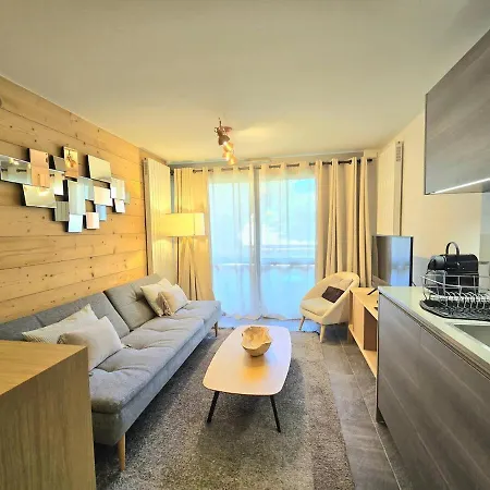 Modern Rochebrune In Out *