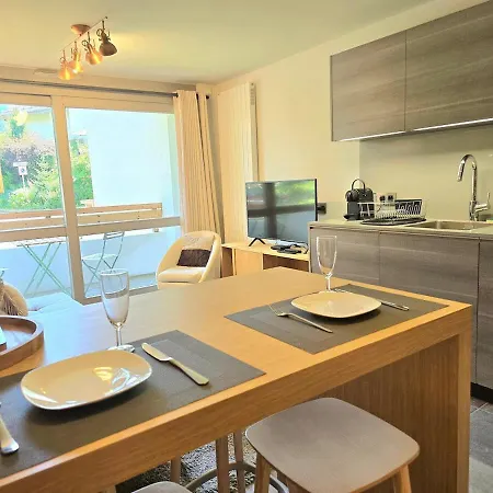 Modern Rochebrune In Out Apartment *